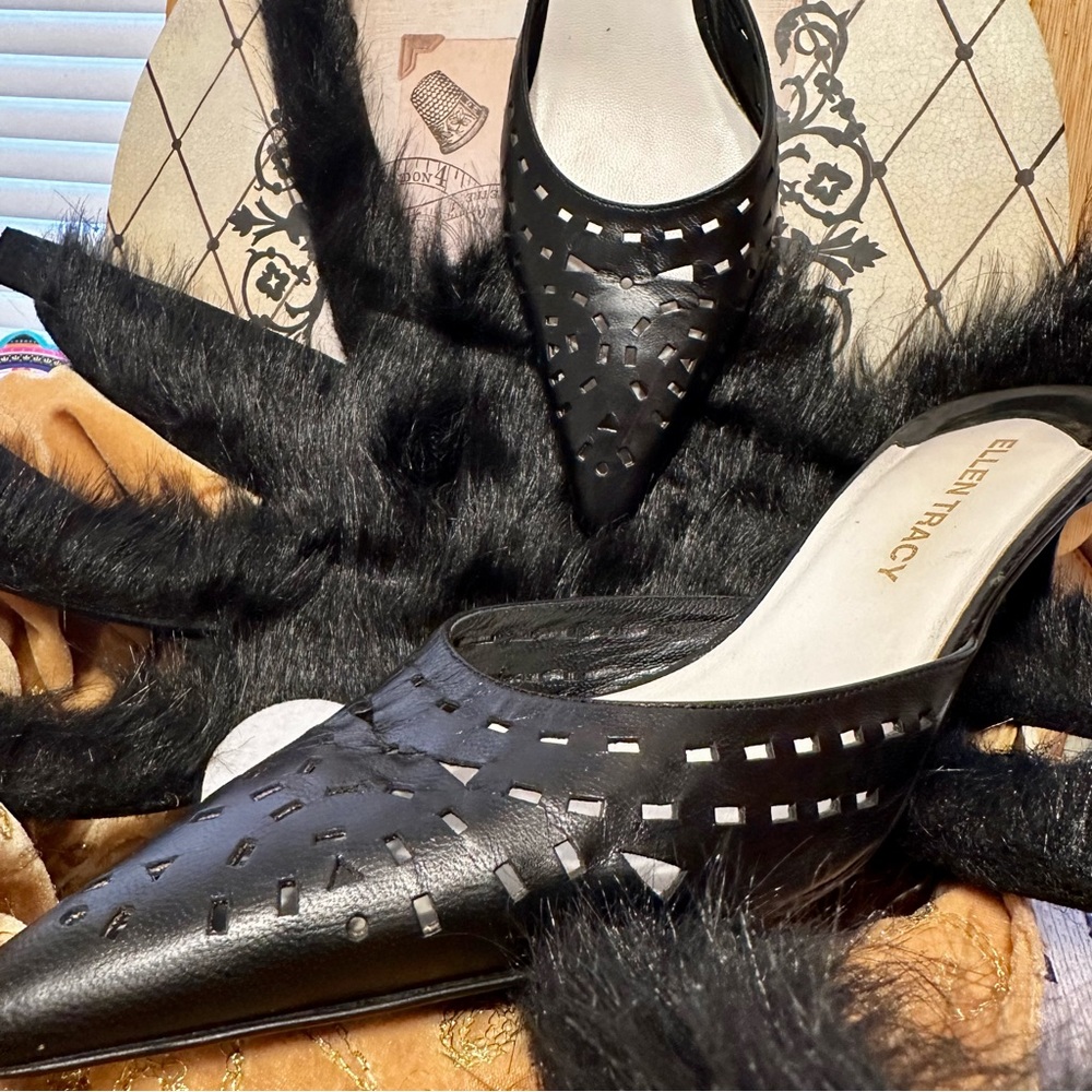 Shoes - Picture 2 of 7